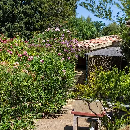 וילה Les Arbousiers *